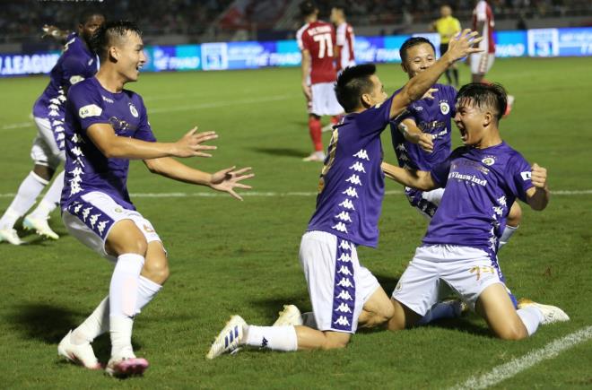 CLB Hà Nội ăn mừng sau chiến thắng trận chung kết cúp quốc gia