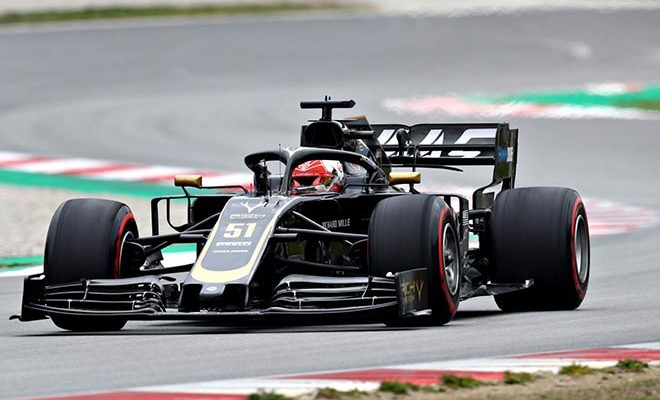 Nhà vô địch Hamilton bỏ lỡ chặng đua tại Bahrain